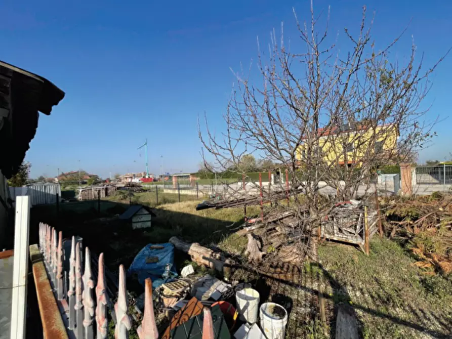 Immagine 1 di Terreno edificabile in vendita  in Via Arnaldo Abate a Correzzola