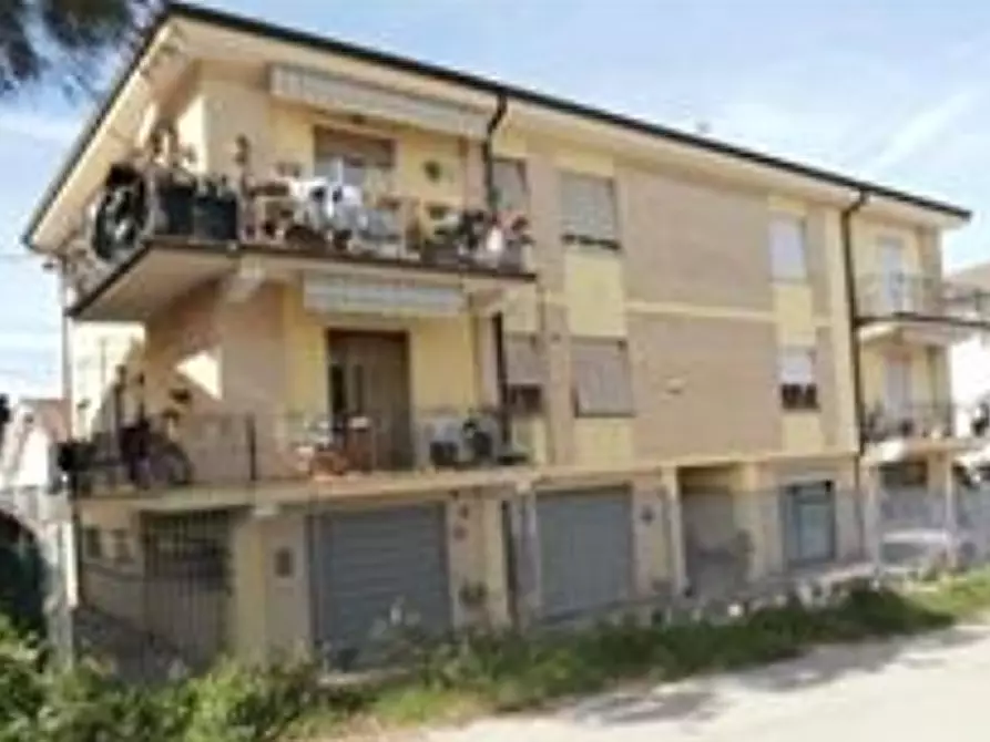 Immagine 2 di Laboratorio in vendita  in Via Colle da Sole a Torre San Patrizio