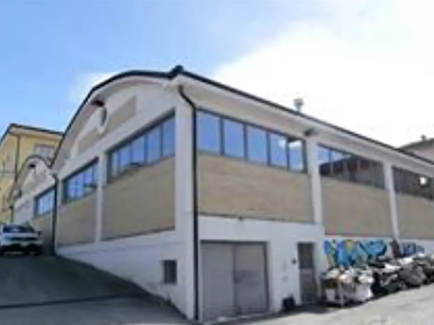 Immagine 3 di Laboratorio in vendita  in Via Colle da Sole a Torre San Patrizio