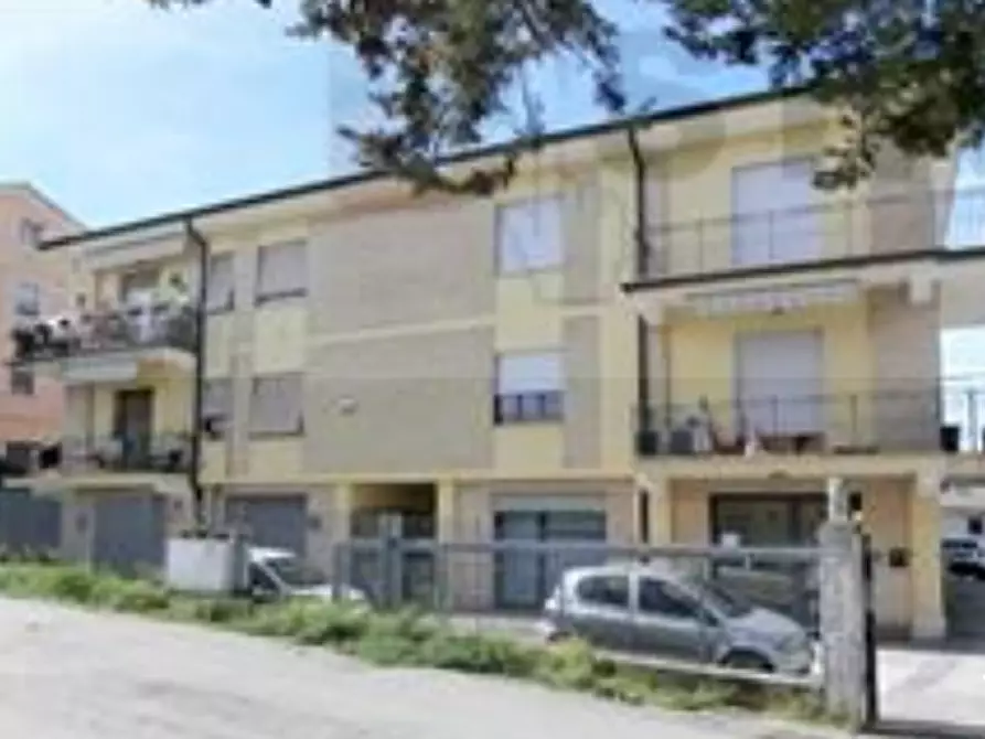 Immagine 5 di Laboratorio in vendita  in Via Colle da Sole a Torre San Patrizio