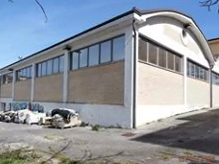 Immagine 8 di Laboratorio in vendita  in Via Colle da Sole a Torre San Patrizio