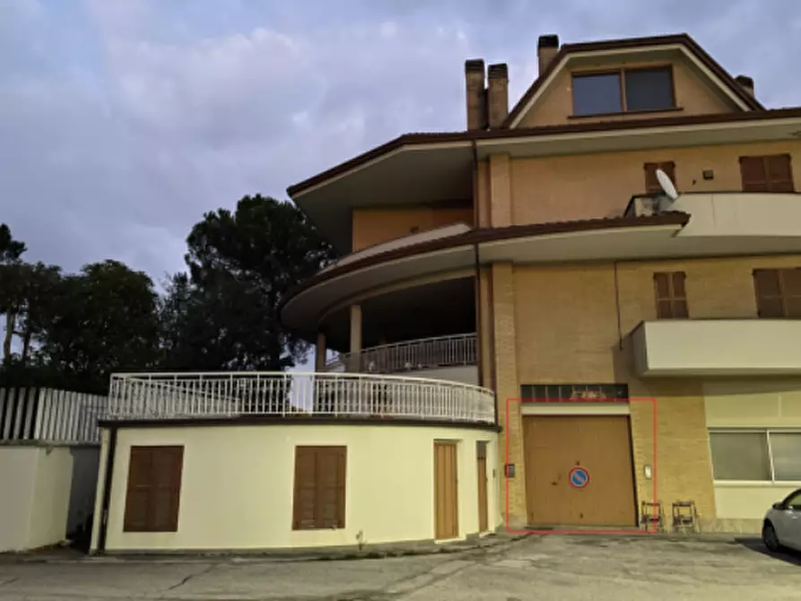Immagine 2 di Villa in vendita  in Via Raffaello Sanzio a Monterubbiano