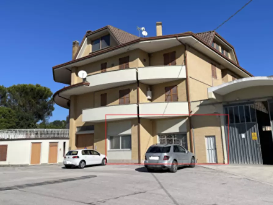 Immagine 3 di Villa in vendita  in Via Raffaello Sanzio a Monterubbiano