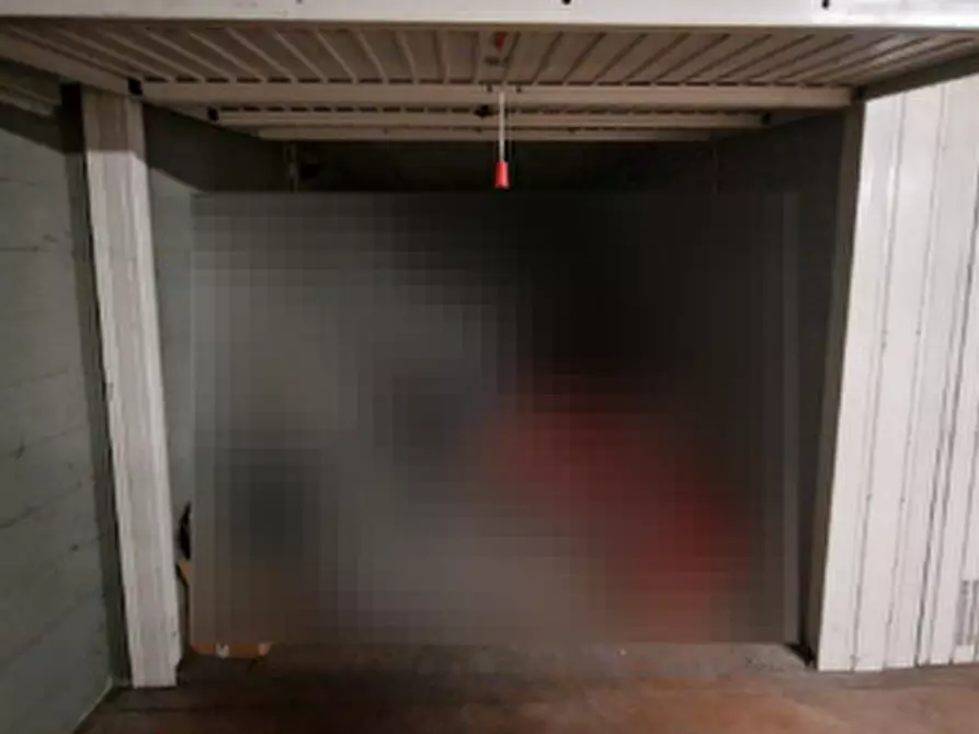 Immagine 2 di Garage in vendita  in Piazza Adriano a Torino