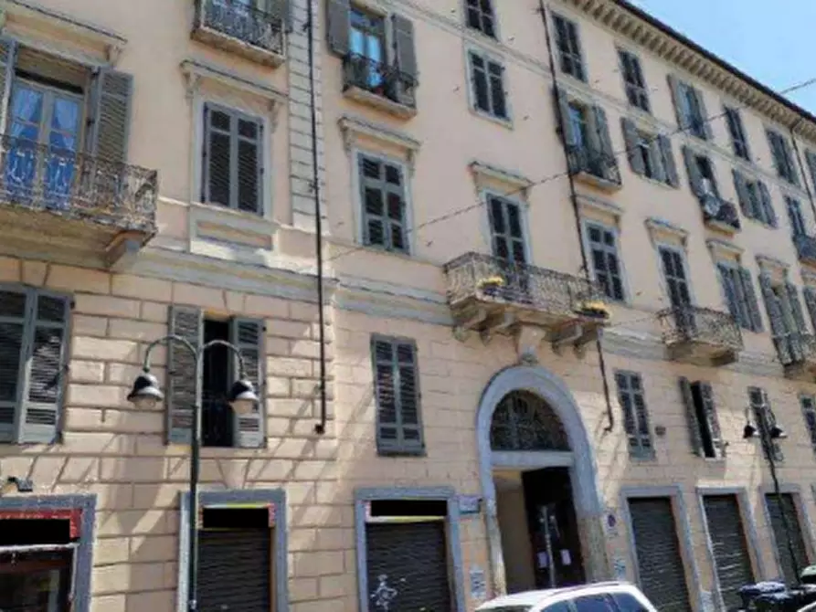 Immagine 2 di Appartamento in vendita  in Corso Giulio Cesare a Torino