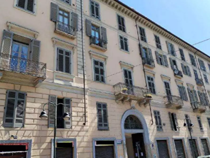 Immagine 5 di Appartamento in vendita  in Corso Giulio Cesare a Torino