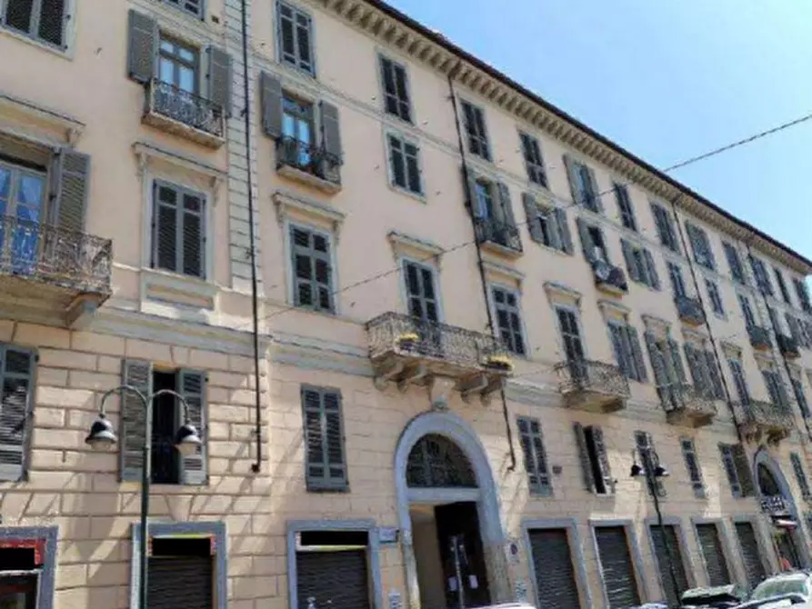 Immagine 11 di Appartamento in vendita  in Corso Giulio Cesare a Torino