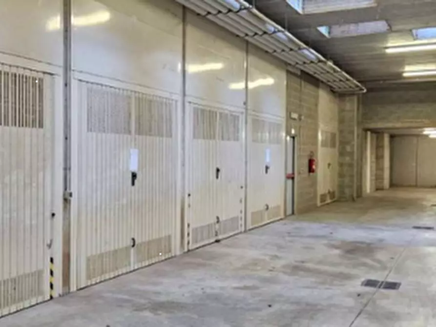 Immagine 1 di Garage in vendita  in Via Alpi Carniche  a Rivoli