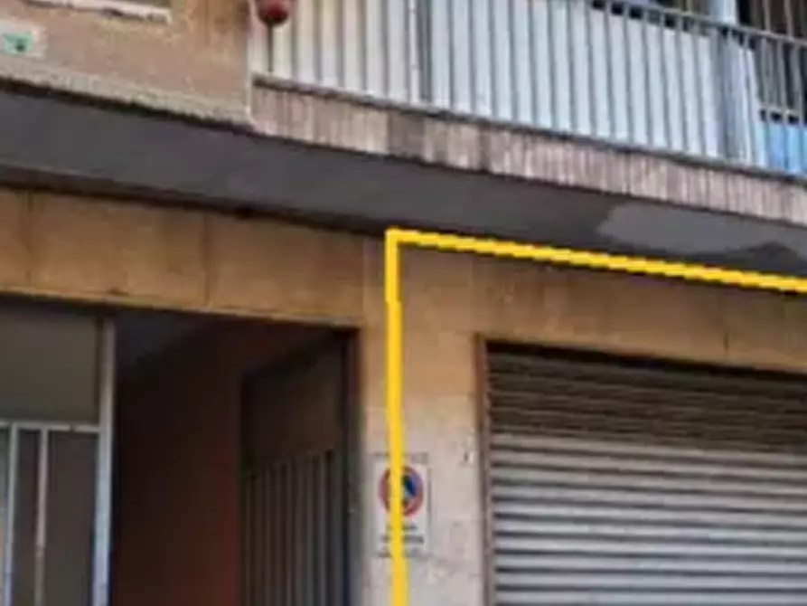 Immagine 2 di Negozio in vendita  in Via Cuneo a Torino