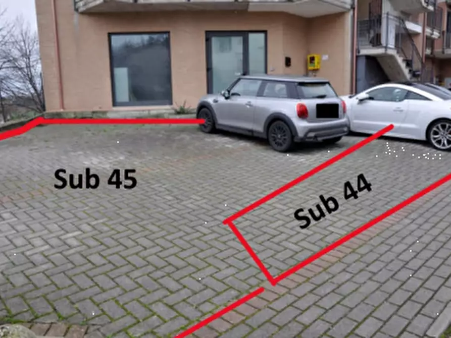 Immagine 2 di Negozio in vendita  in Via Alpi a Montegranaro