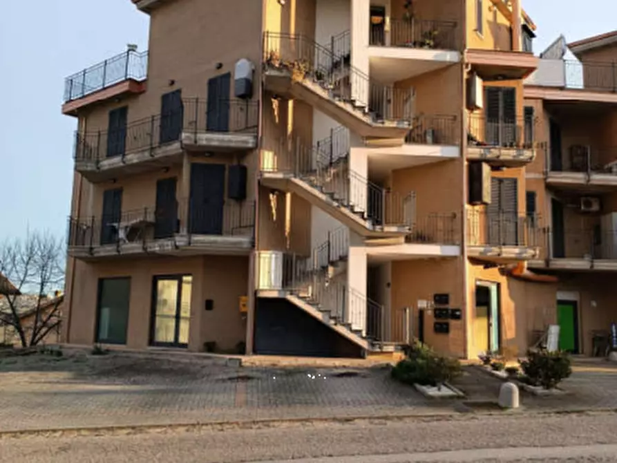 Immagine 8 di Negozio in vendita  in Via Alpi a Montegranaro