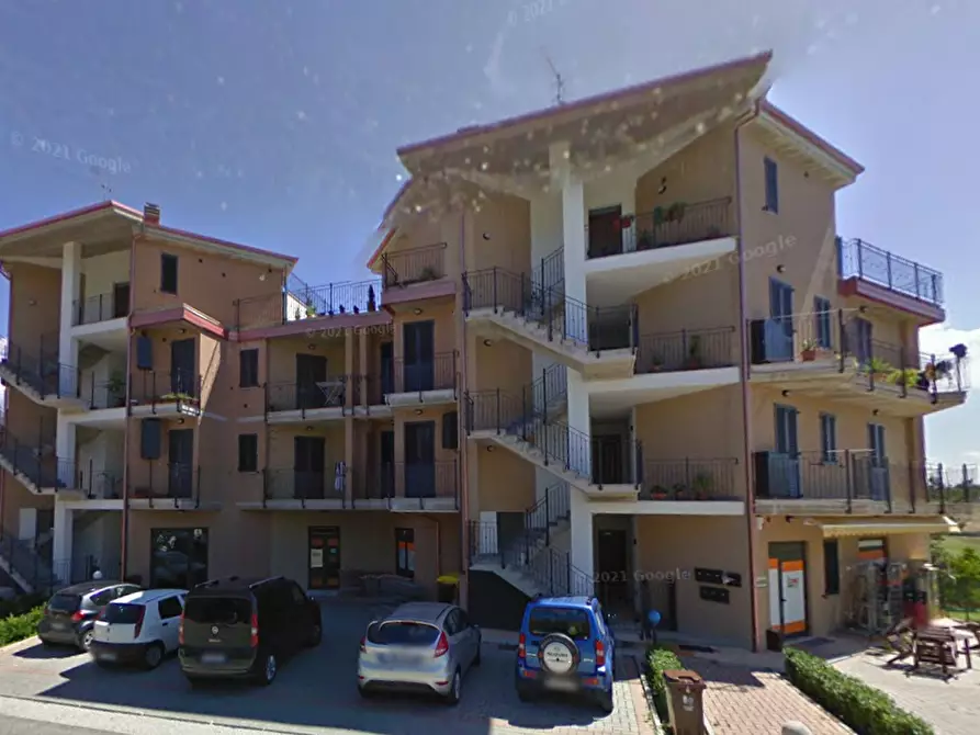 Immagine 10 di Negozio in vendita  in Via Alpi a Montegranaro