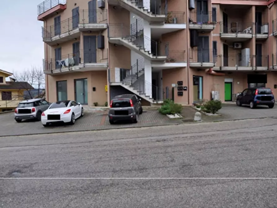 Immagine 2 di Negozio in vendita  in Via Alpi a Montegranaro