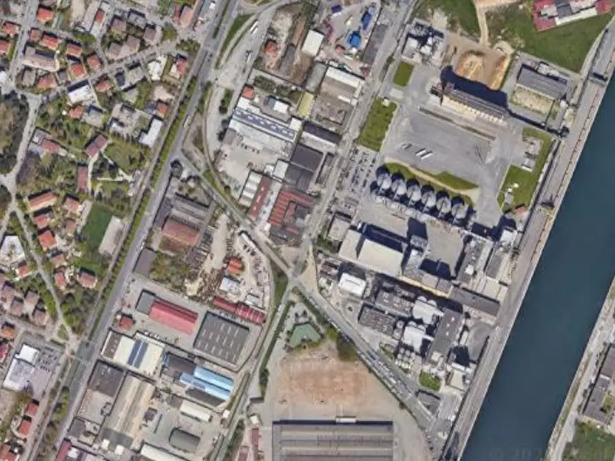 Immagine 2 di Terreno edificabile in vendita  in Via dell'Elettricità a Venezia