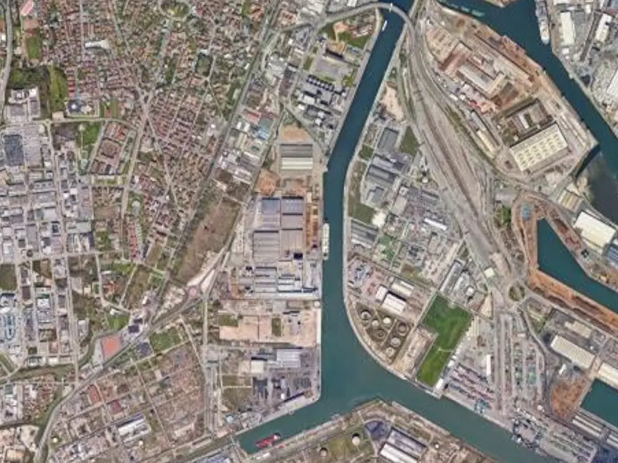 Immagine 3 di Terreno edificabile in vendita  in Via dell'Elettricità a Venezia