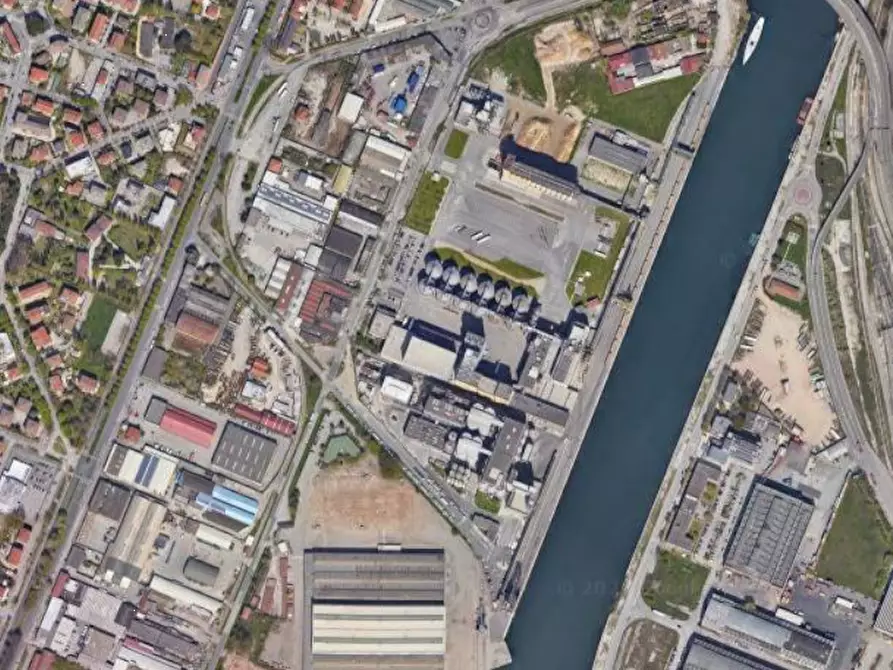 Immagine 2 di Terreno edificabile in vendita  in Via dell'Elettricità a Venezia