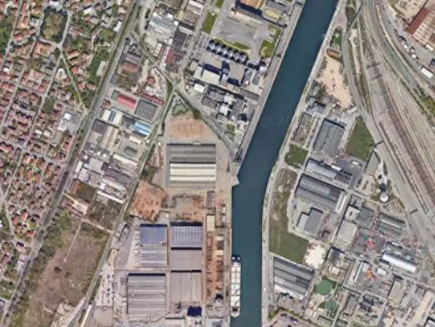 Immagine 3 di Terreno edificabile in vendita  in Via dell'Elettricità a Venezia