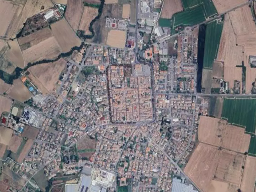 Immagine 9 di Garage in vendita  in Via Mottaziana  a Borgonovo Val Tidone