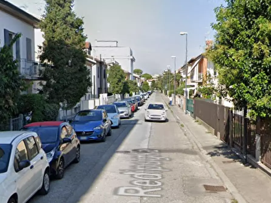 Immagine 6 di Negozio in vendita  in Via Redipuglia a Ravenna