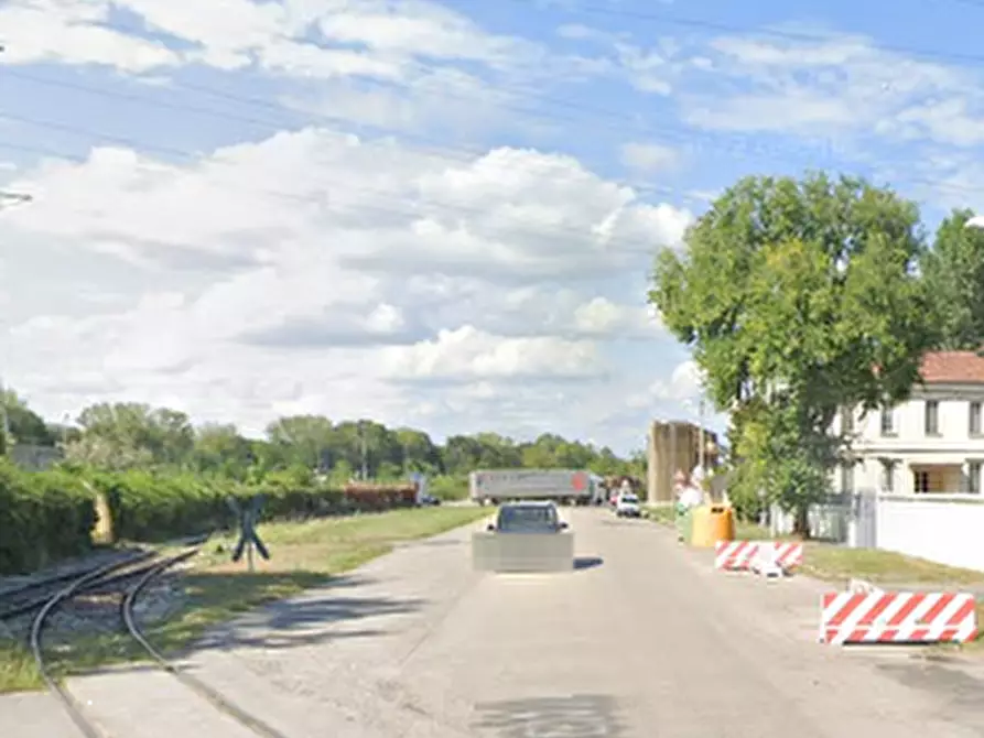 Immagine 4 di Magazzino in vendita  in Via dell’Elettricità a Venezia