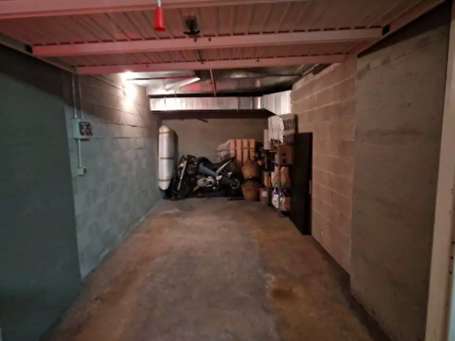 Immagine 2 di Garage in vendita  in Piazza Adriano a Torino
