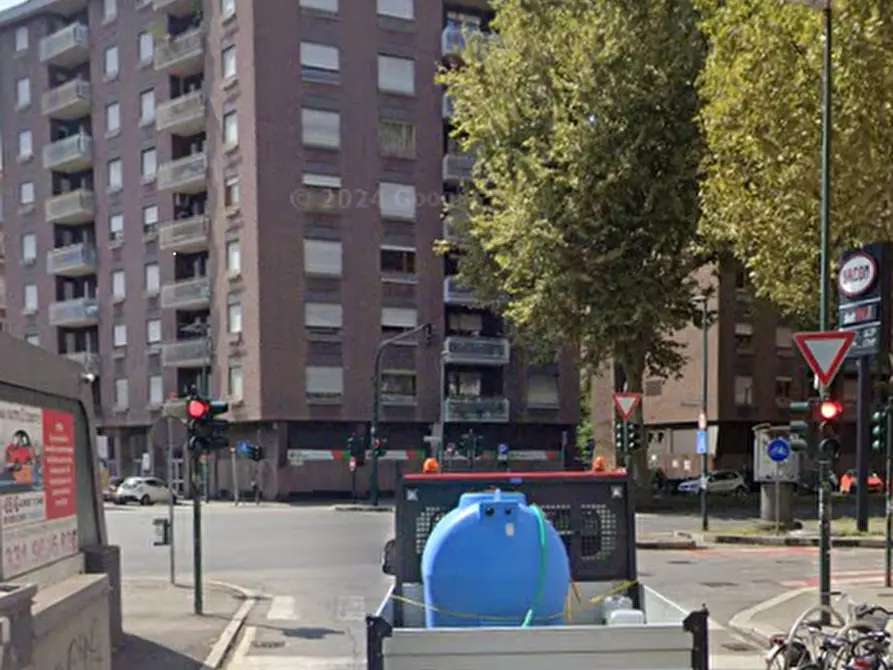 Immagine 7 di Garage in vendita  in Piazza Adriano a Torino