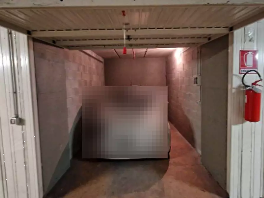 Immagine 2 di Garage in vendita  in Piazza Adriano a Torino