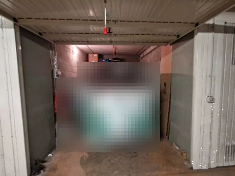 Immagine 1 di Garage in vendita  in Piazza Adriano a Torino