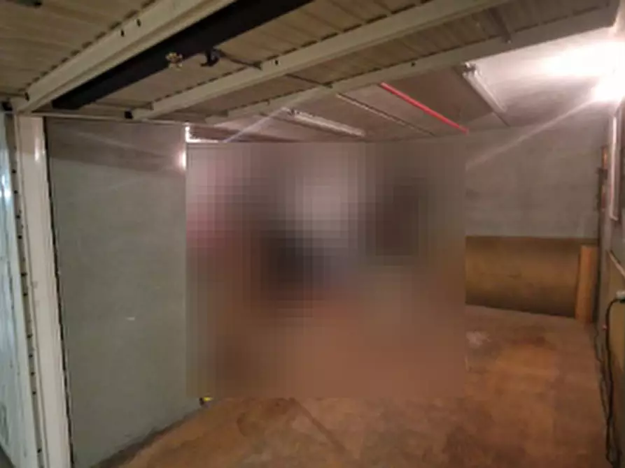 Immagine 2 di Garage in vendita  in Piazza Adriano a Torino