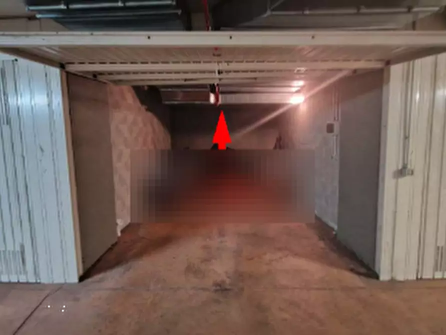 Immagine 2 di Garage in vendita  in Piazza Adriano a Torino