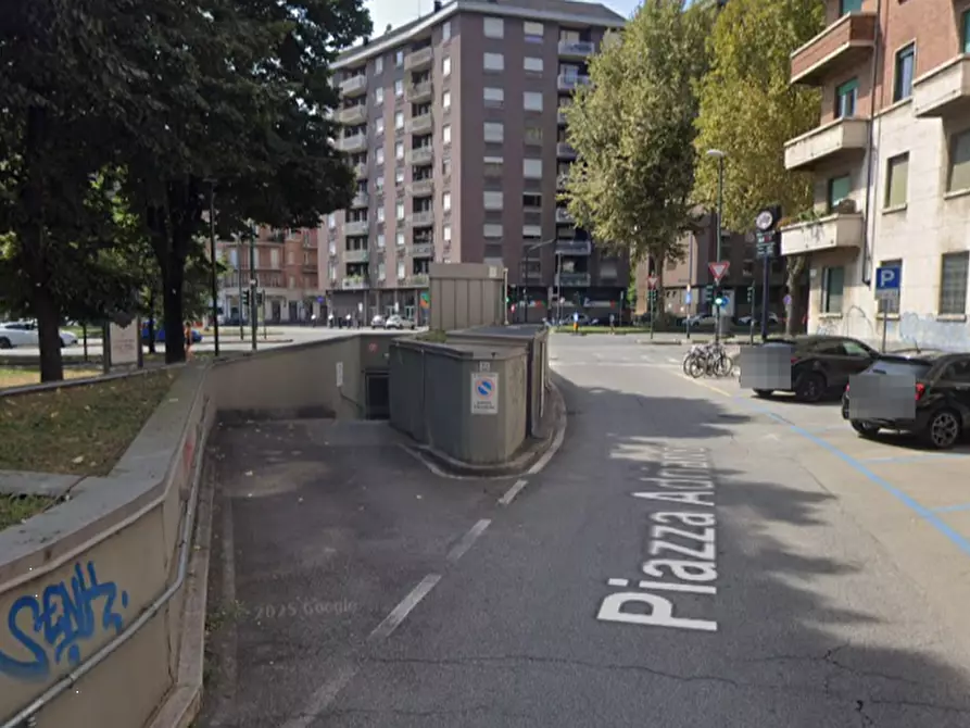 Immagine 3 di Garage in vendita  in Piazza Adriano a Torino