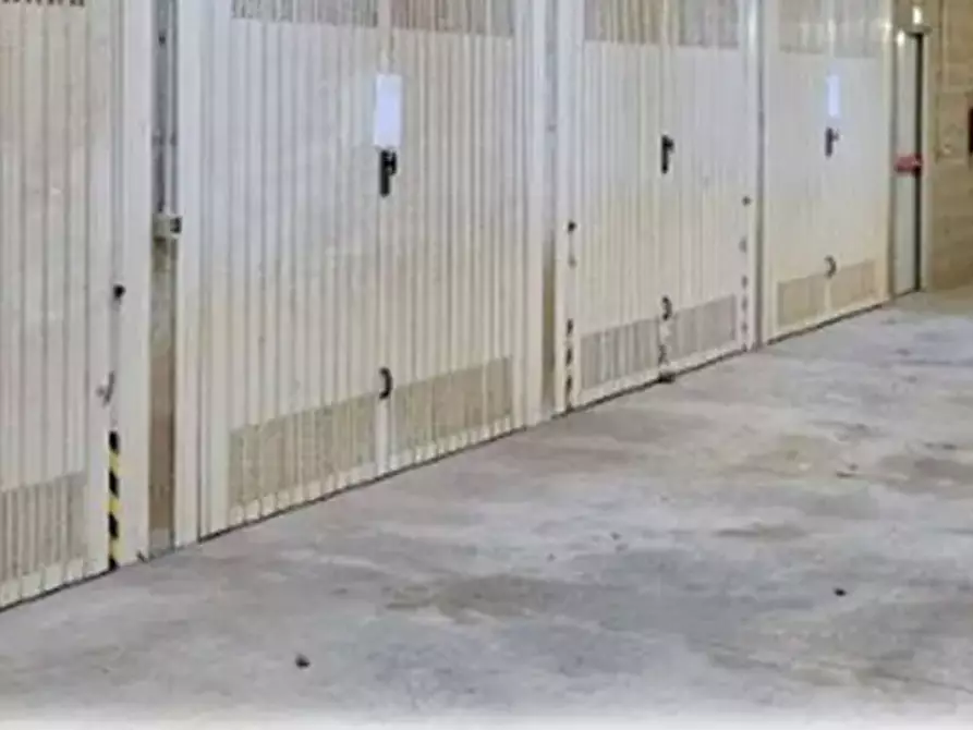 Immagine 1 di Garage in vendita  in Via Alpi Carniche a Rivoli