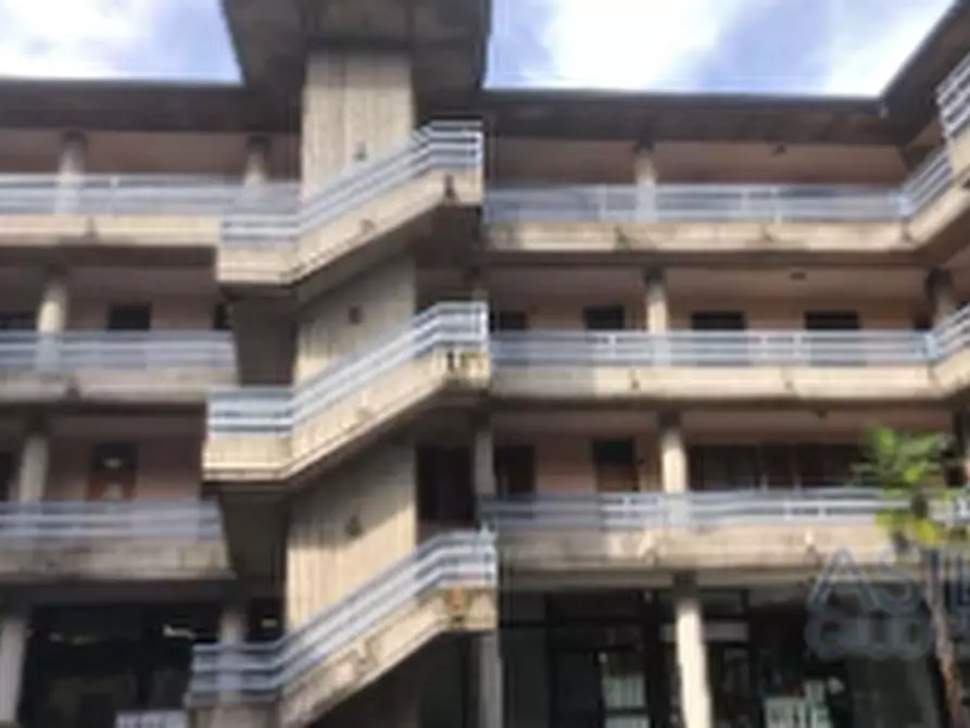 Immagine 1 di Negozio in vendita  in Piazza Europa a Coccaglio