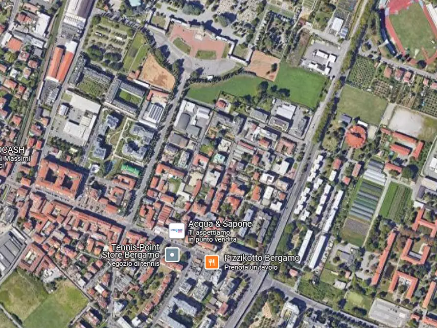 Immagine 2 di Garage in vendita  in Via Cenisio a Bergamo