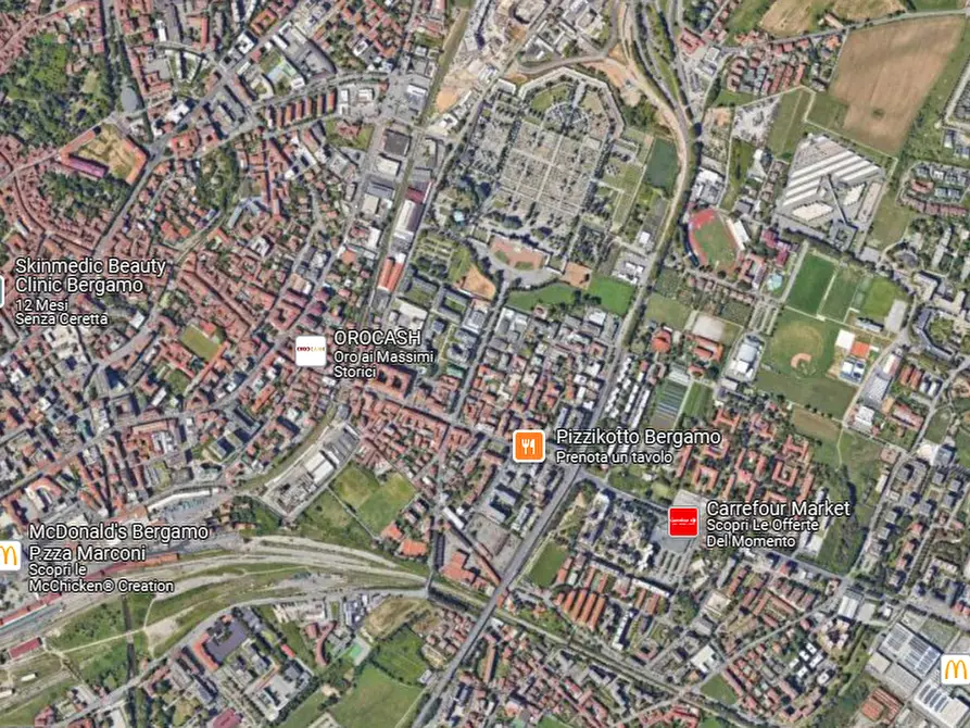 Immagine 3 di Garage in vendita  in Via Cenisio a Bergamo