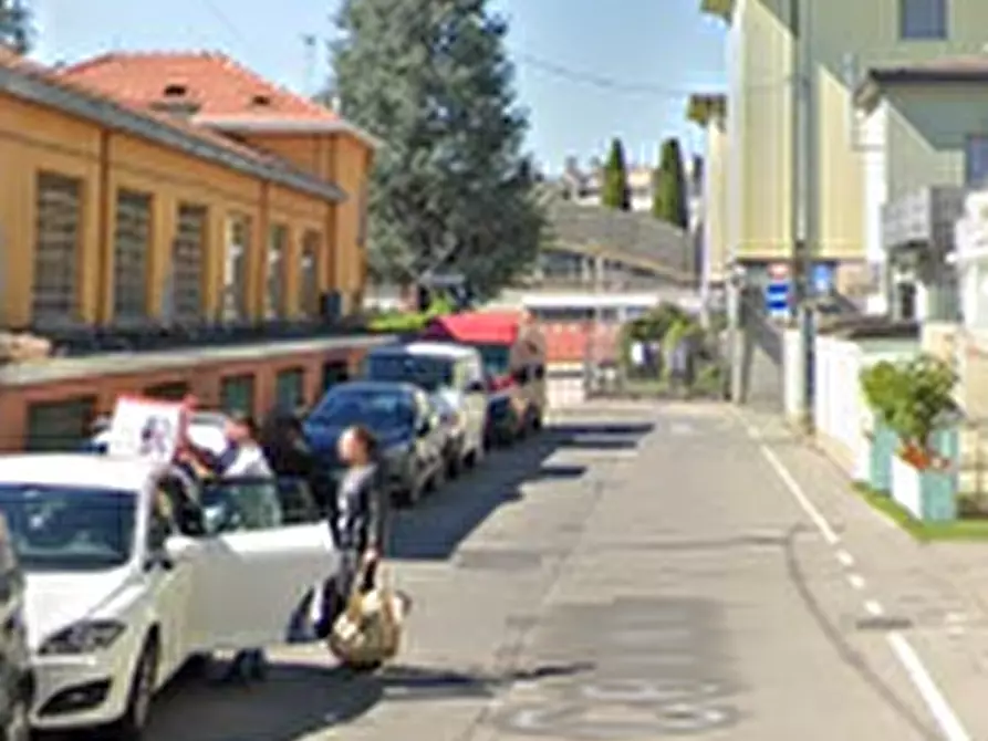 Immagine 4 di Garage in vendita  in Via Cenisio a Bergamo