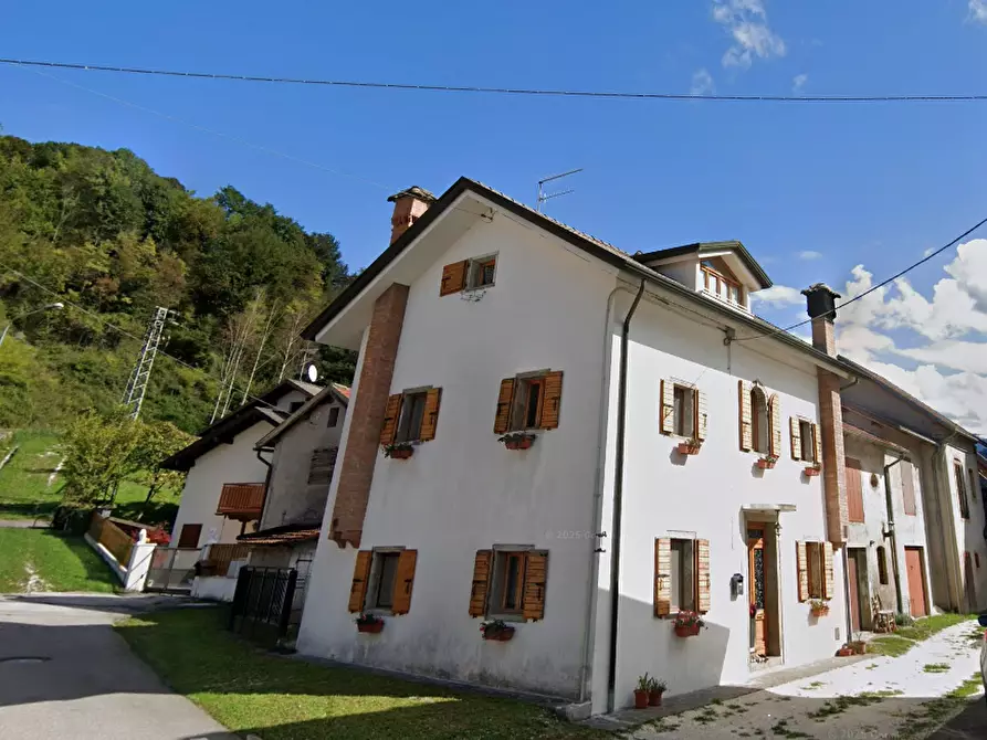 Immagine 8 di Porzione di casa in vendita  in  Via della Grotta a Alpago