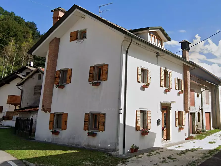 Immagine 10 di Porzione di casa in vendita  in  Via della Grotta a Alpago