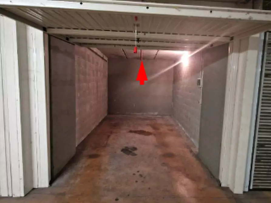 Immagine 1 di Garage in vendita  in Piazza Adriano  a Torino