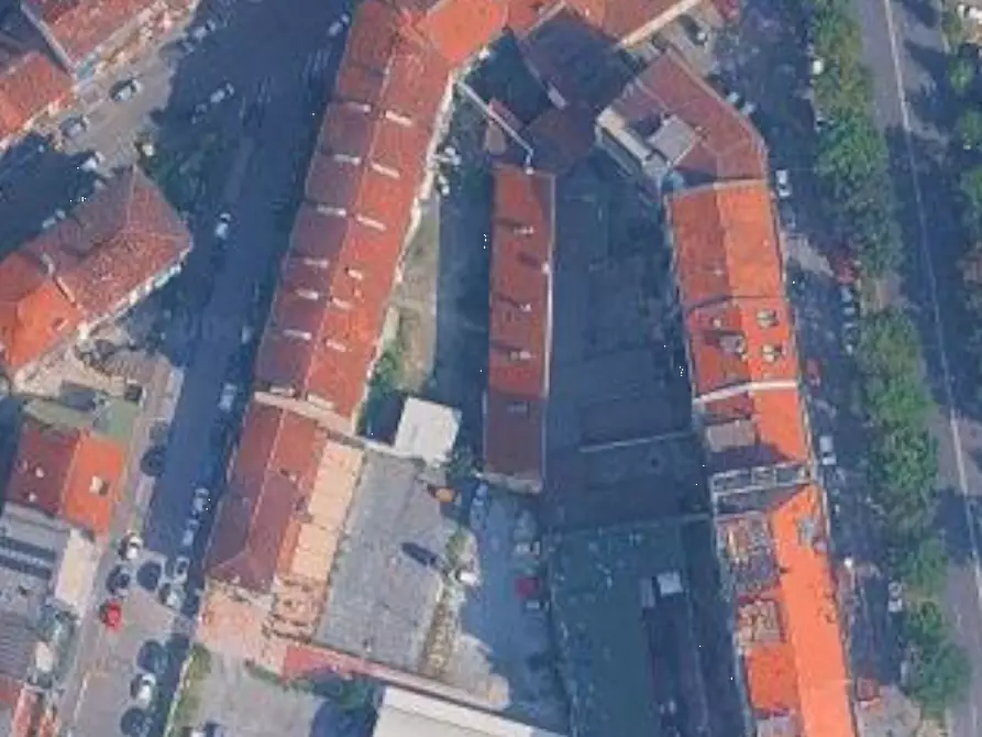 Immagine 10 di Garage in vendita  in Piazza Adriano a Torino