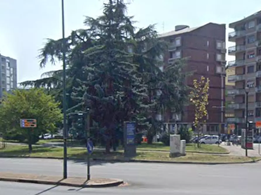 Immagine 12 di Garage in vendita  in Piazza Adriano a Torino