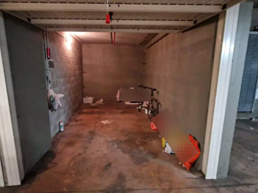 Immagine 2 di Garage in vendita  in Piazza Adriano a Torino