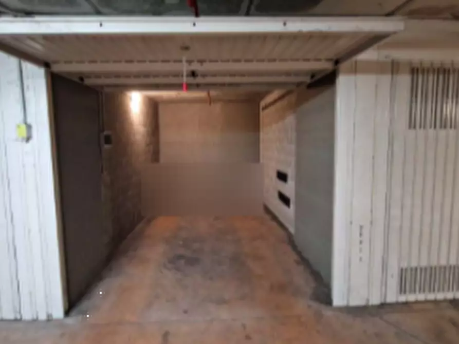 Immagine 5 di Garage in vendita  in Piazza Adriano a Torino