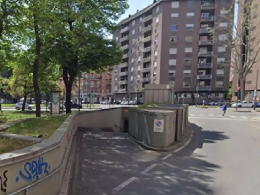 Immagine 6 di Garage in vendita  in Piazza Adriano a Torino