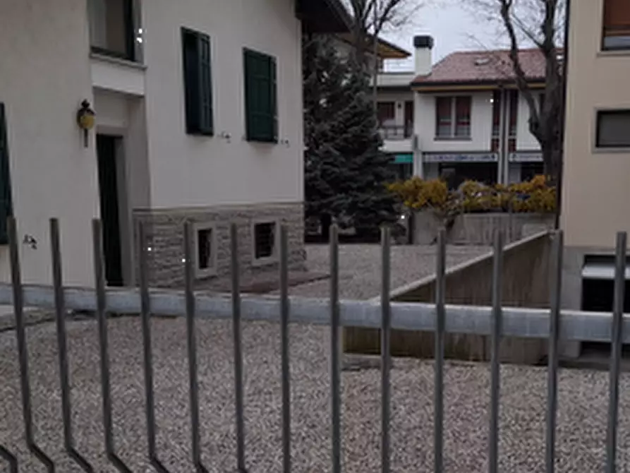 Immagine 8 di Ufficio in vendita  in Via Dante Alighieri  a Gemona Del Friuli