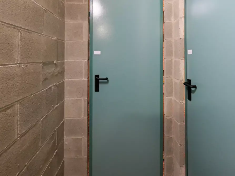 Immagine 2 di Garage in vendita  in Via Francesco Petrarca a Pessano Con Bornago