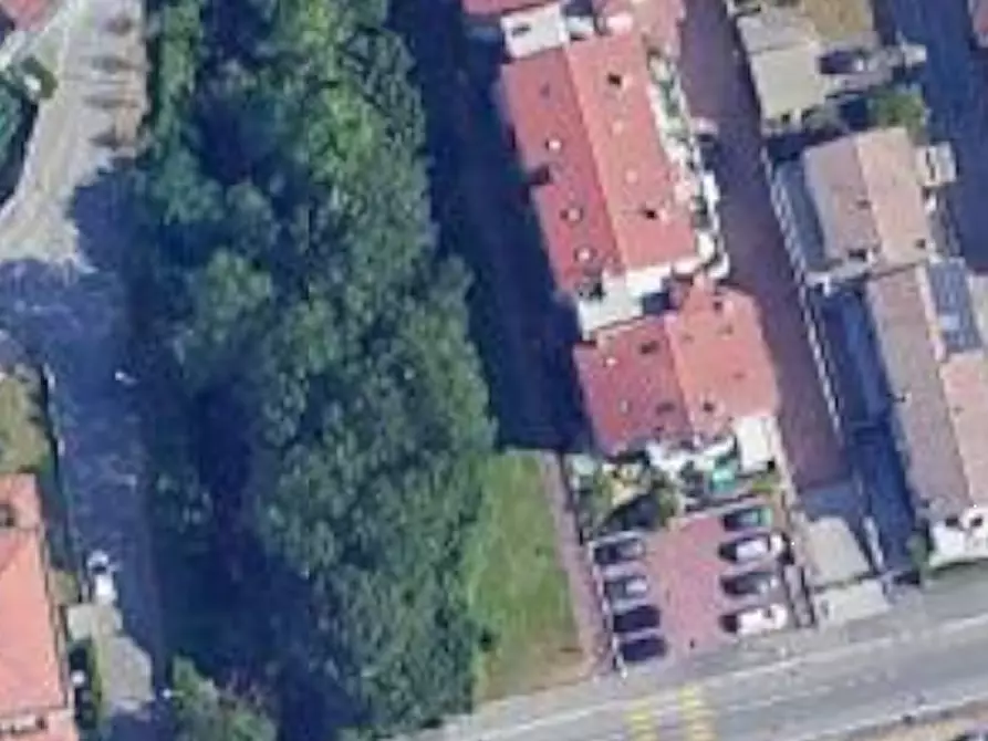 Immagine 11 di Garage in vendita  in Via Francesco Petrarca a Pessano Con Bornago