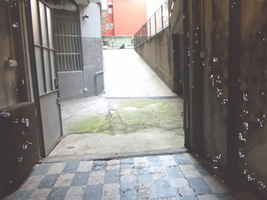 Immagine 2 di Garage in vendita  in Via Privata Ebro a Milano