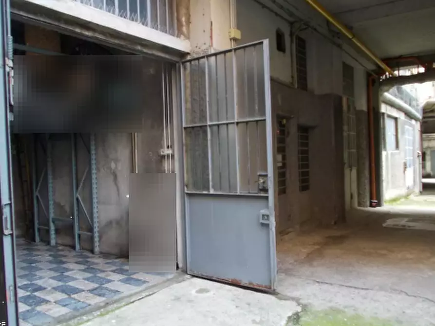 Immagine 6 di Garage in vendita  in Via Privata Ebro a Milano