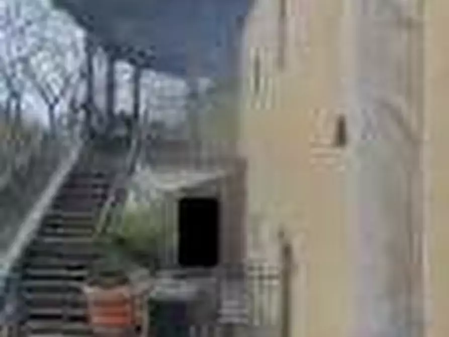 Immagine 1 di Negozio in vendita  in Via delle Catese a Sesto Fiorentino